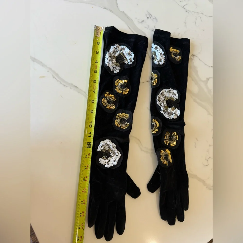 Anthropologie Maeve Black and Gold Sequin Velvet Gloves NEW without tag.